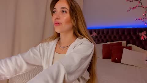 Snapshot of alexawilds chatting on October 4, 2025, 5:27 am AlexaWilds online show from October 4, 2025, 5:27 am