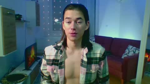           online show from December 18, 2024, 5:42 pm