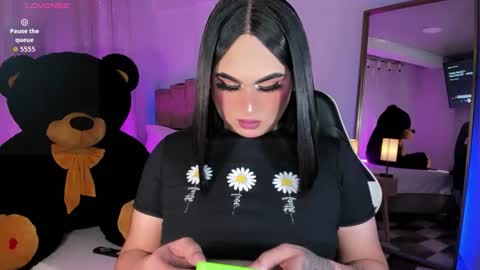  alexia mattel  online show from November 25, 2025, 7:03 pm