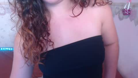 Snapshot of alexiarestrepo chatting on March 11, 2025, 6:08 pm Alexia online show from March 11, 2025, 6:08 pm