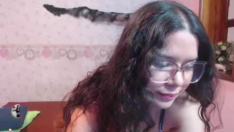 Snapshot of alexiarestrepo chatting on October 14, 2025, 12:17 pm Alexia online show from October 14, 2025, 12:17 pm