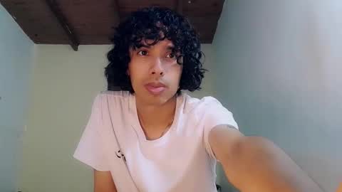 Snapshot of alexis21_ chatting on October 17, 2025, 7:38 pm Alexis online show from October 17, 2025, 7:38 pm