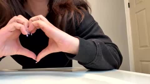 Snapshot of alexislove8 chatting on November 13, 2025, 3:22 pm alexislove8 online show from November 13, 2025, 3:22 pm