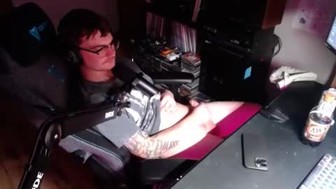 alexlong20 online show from November 19, 2025, 6:46 am