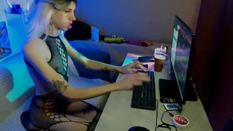 alexnaughty14 online show from November 16, 2025, 1:28 pm