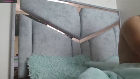 alex y luisa online show from January 25, 2025, 2:58 pm