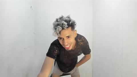 Snapshot of alexx_1214 chatting on October 14, 2025, 1:50 am Alexx online show from October 14, 2025, 1:50 am