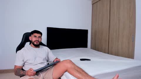 Snapshot of alexxxmachine chatting on December 31, 2024, 10:34 pm Alex   freelance model  instagram alex b229 online show from December 31, 2024, 10:34 pm