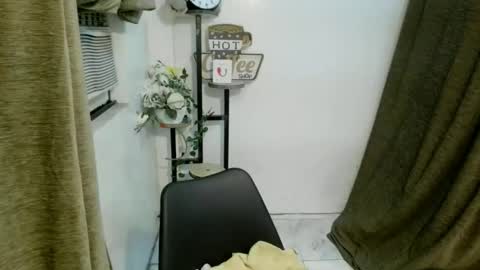 Snapshot of aleysia69 chatting on September 11, 2025, 12:16 pm MARIE online show from September 11, 2025, 12:16 pm