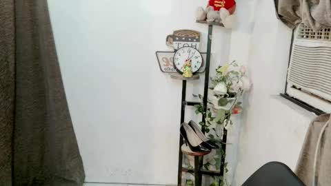 Snapshot of aleysia69 chatting on October 24, 2025, 7:05 am MARIE online show from October 24, 2025, 7:05 am