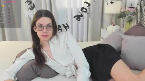 Snapshot of alfred_jones chatting on October 29, 2025, 11:45 am Alfreda online show from October 29, 2025, 11:45 am