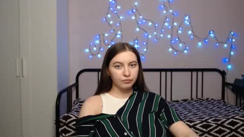 Snapshot of alice_________________________ chatting on December 2, 2024, 9:06 pm Alice online show from December 2, 2024, 9:06 pm