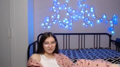 Snapshot of alice_________________________ chatting on December 22, 2024, 6:26 pm Alice online show from December 22, 2024, 6:26 pm