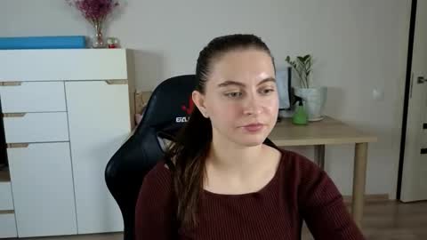 Snapshot of alice_________________________ chatting on October 3, 2025, 3:31 pm Alice online show from October 3, 2025, 3:31 pm