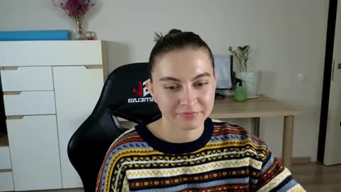 Snapshot of alice_________________________ chatting on October 5, 2025, 5:11 pm Alice online show from October 5, 2025, 5:11 pm