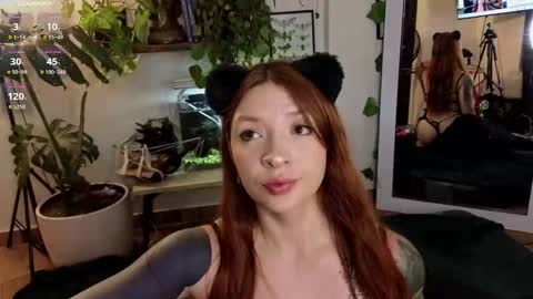 Alicia online show from October 7, 2025, 1:58 am