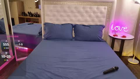 Ur future wife Alice 8 pm - 4 am NY time online show from October 14, 2025, 12:33 am