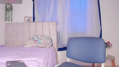 Snapshot of alice_guzman1 chatting on November 5, 2025, 6:52 pm ALICE Alice guzman online show from November 5, 2025, 6:52 pm