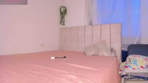 Snapshot of alice_guzman1 chatting on November 12, 2025, 8:41 pm ALICE Alice guzman online show from November 12, 2025, 8:41 pm