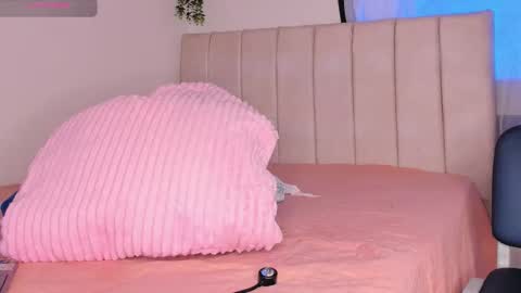 Snapshot of alice_guzman1 chatting on November 16, 2025, 4:23 pm ALICE Alice guzman online show from November 16, 2025, 4:23 pm