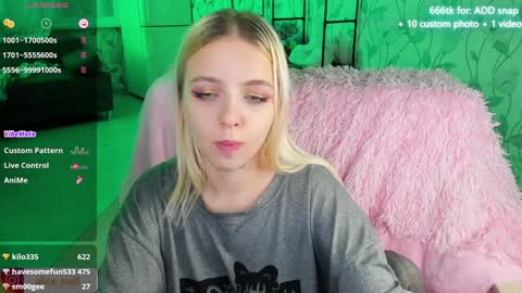 Snapshot of alice_halle chatting on December 9, 2024, 8:54 pm alice_halle online show from December 9, 2024, 8:54 pm