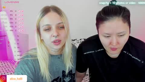 Snapshot of alice_halle chatting on February 1, 2025, 4:11 pm alice_halle online show from February 1, 2025, 4:11 pm