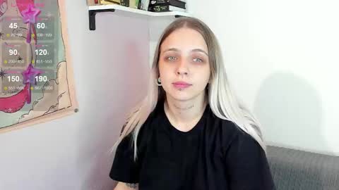Snapshot of alice_halle chatting on October 24, 2025, 1:29 pm alice_halle online show from October 24, 2025, 1:29 pm