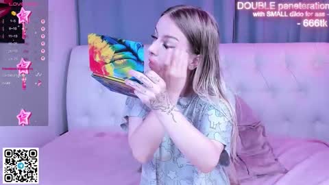 Snapshot of alice_halle chatting on November 7, 2025, 12:43 am alice_halle online show from November 7, 2025, 12:43 am