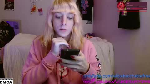 Snapshot of alice_hatchette chatting on October 17, 2025, 11:57 am Alice Hatchette online show from October 17, 2025, 11:57 am