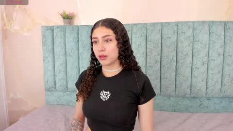 Snapshot of alice_martinez_ chatting on January 21, 2025, 4:43 am alice and amber online show from January 21, 2025, 4:43 am