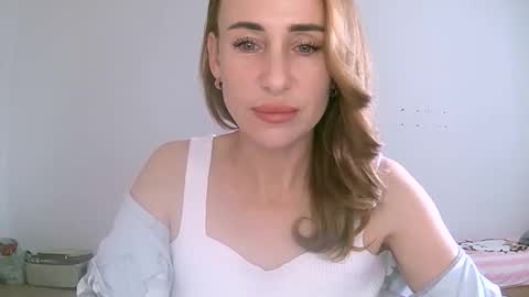 Alice Sewx online show from September 18, 2025, 9:44 am