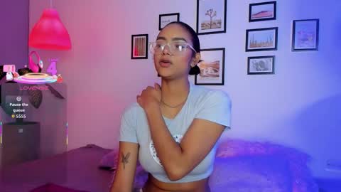 Snapshot of alice_simmons chatting on September 15, 2025, 12:05 pm alice_simmons online show from September 15, 2025, 12:05 pm