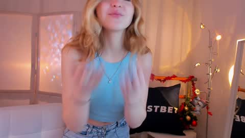 Alice  online show from December 19, 2024, 1:40 pm