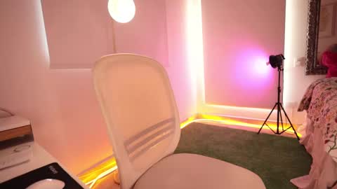 Snapshot of alicealberts chatting on September 14, 2025, 9:47 pm alicealberts online show from September 14, 2025, 9:47 pm
