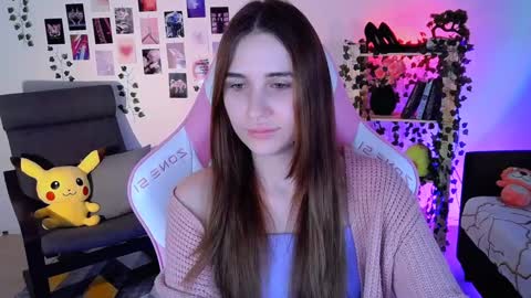 alicecharmy online show from December 9, 2024, 12:51 pm