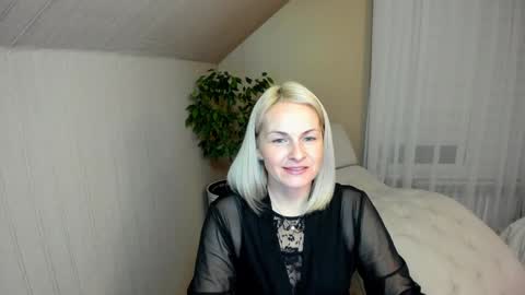 Snapshot of alicee__grace chatting on December 13, 2024, 1:22 pm Alicee online show from December 13, 2024, 1:22 pm