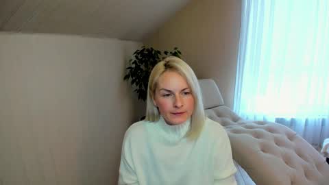 Snapshot of alicee__grace chatting on December 18, 2024, 8:09 am Alicee online show from December 18, 2024, 8:09 am