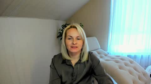Snapshot of alicee__grace chatting on December 19, 2024, 9:29 am Alicee online show from December 19, 2024, 9:29 am