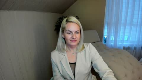 Snapshot of alicee__grace chatting on December 20, 2024, 12:27 pm Alicee online show from December 20, 2024, 12:27 pm