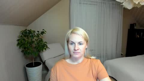 Snapshot of alicee__grace chatting on January 10, 2025, 7:32 pm Alicee online show from January 10, 2025, 7:32 pm