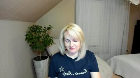 Snapshot of alicee__grace chatting on January 12, 2025, 7:42 pm Alicee online show from January 12, 2025, 7:42 pm