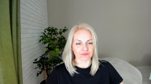 Snapshot of alicee__grace chatting on February 7, 2025, 12:39 pm Alicee online show from February 7, 2025, 12:39 pm