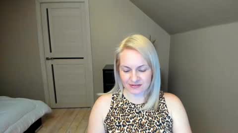Snapshot of alicee__grace chatting on February 12, 2025, 6:51 pm Alicee online show from February 12, 2025, 6:51 pm