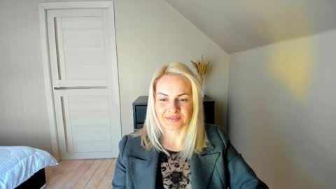 Snapshot of alicee__grace chatting on February 20, 2025, 10:37 am Alicee online show from February 20, 2025, 10:37 am