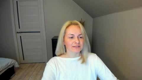 Snapshot of alicee__grace chatting on February 23, 2025, 2:04 pm Alicee online show from February 23, 2025, 2:04 pm