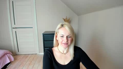 Snapshot of alicee__grace chatting on March 3, 2025, 9:33 am Alicee online show from March 3, 2025, 9:33 am