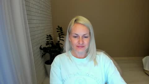 Snapshot of alicee__grace chatting on September 9, 2025, 3:33 pm Alicee online show from September 9, 2025, 3:33 pm