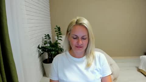 Snapshot of alicee__grace chatting on September 11, 2025, 8:09 pm Alicee online show from September 11, 2025, 8:09 pm