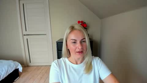Snapshot of alicee__grace chatting on October 6, 2025, 9:40 am Alicee online show from October 6, 2025, 9:40 am