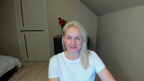 Snapshot of alicee__grace chatting on October 7, 2025, 7:00 pm Alicee online show from October 7, 2025, 7:00 pm
